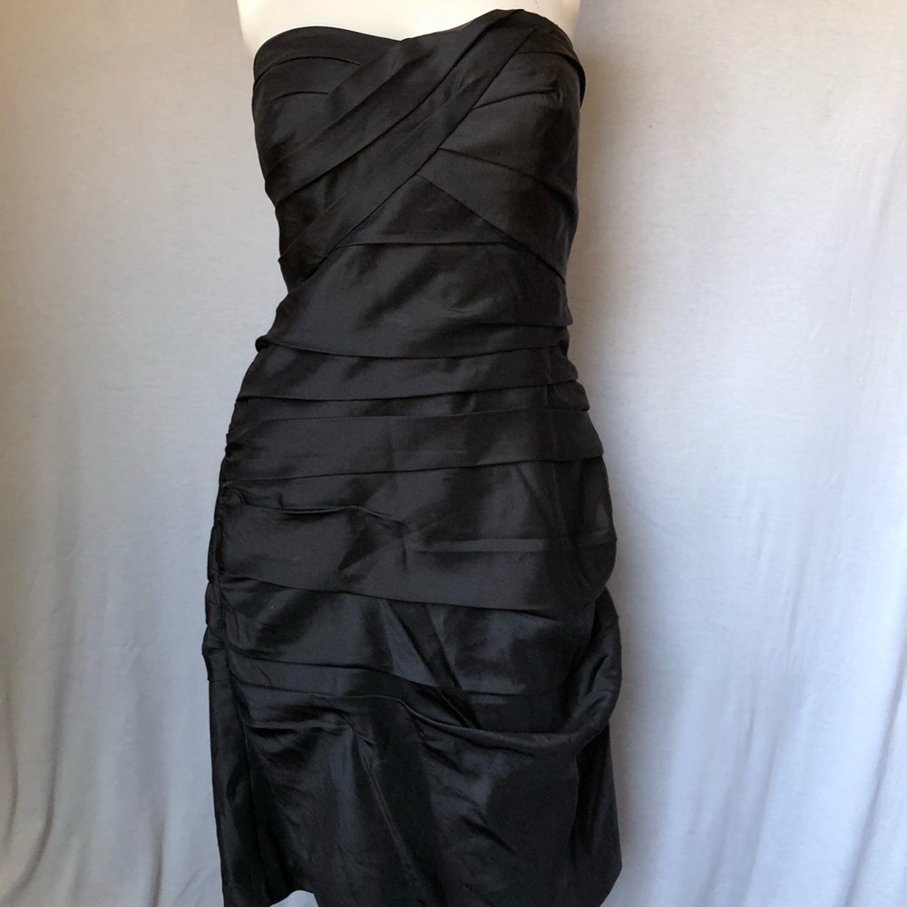 Bill Levkoff black formal fitted sleeveless gown - Picture 2 of 7